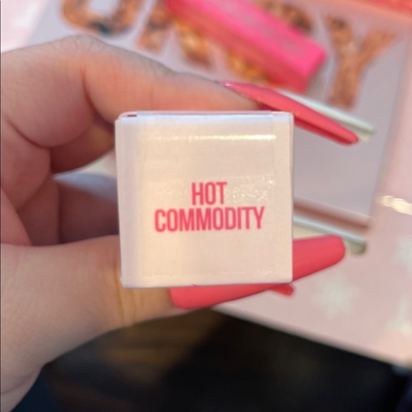 Jeffree Star Makeup - Picture 4 of 9